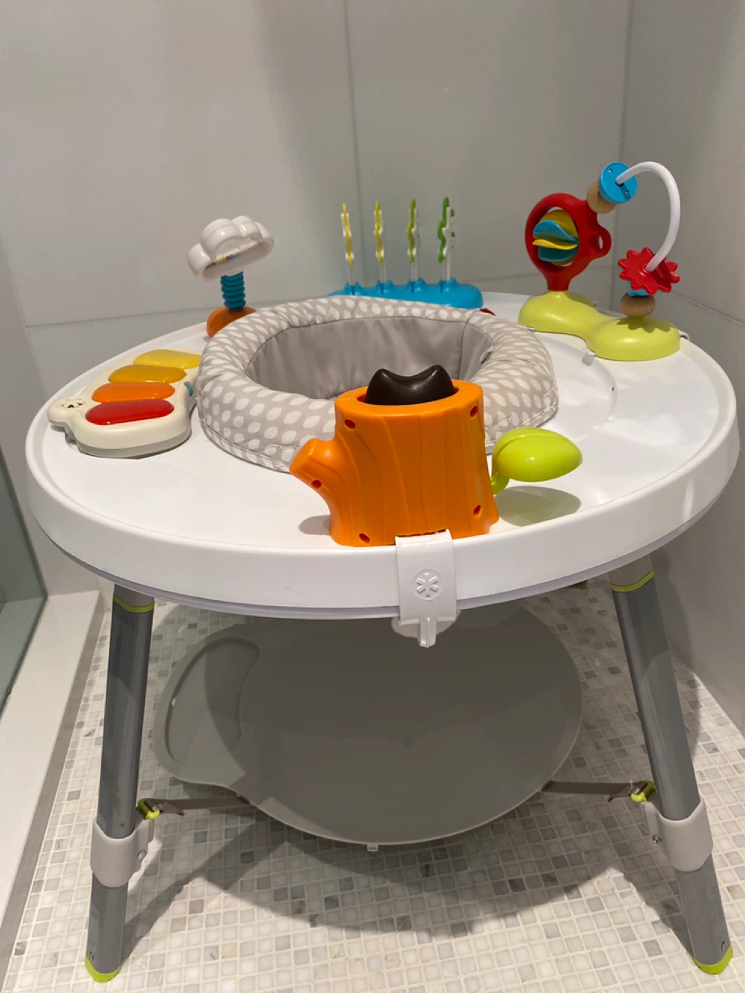 Skip Hop Explore & More Jumpscape Activity Centre