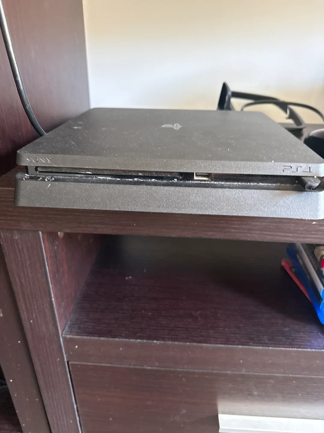 PlayStation 4 slim (PS4) Console image indicator(2)