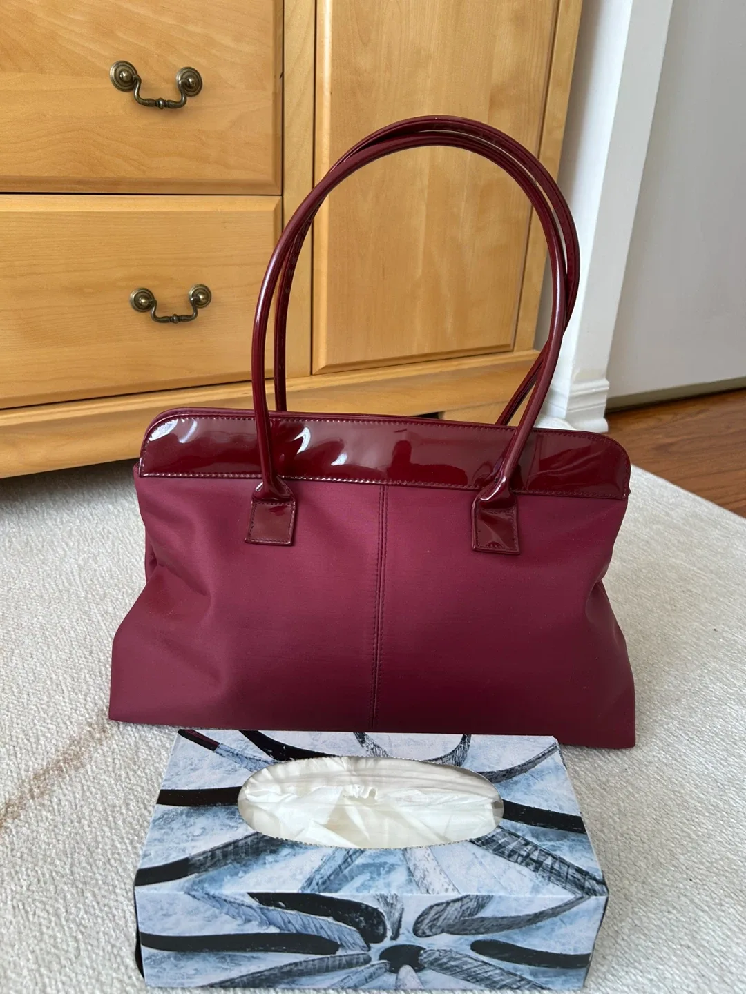 Estée Lauder Burgundy Tote Bag image indicator(2)