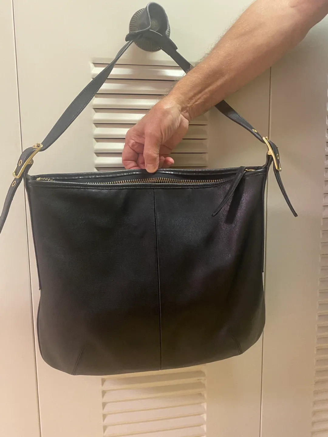 Coach Black Leather Hobo Bag 9210 (vintage 90s) image indicator(3)