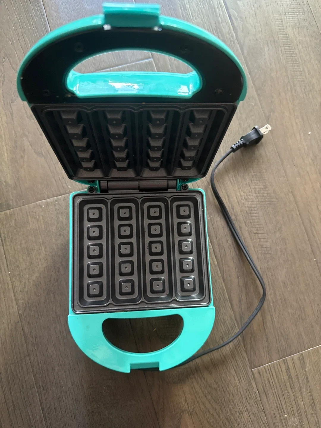 Babycakes Waffle Sticks maker thumbnail