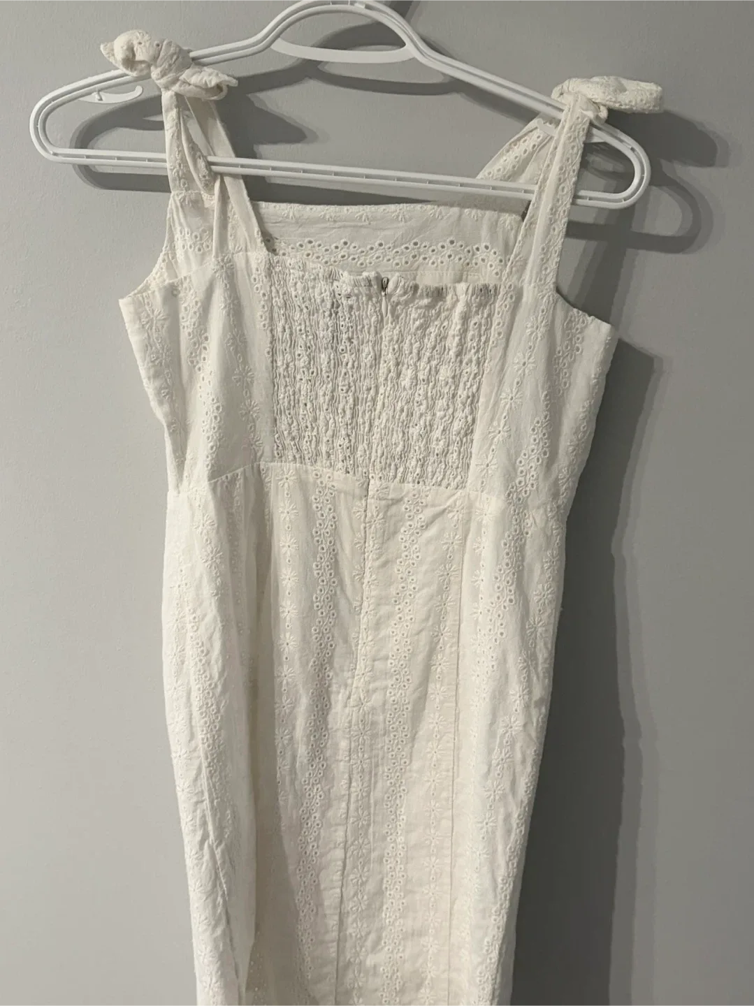 White Eyelet Dress image indicator(4)