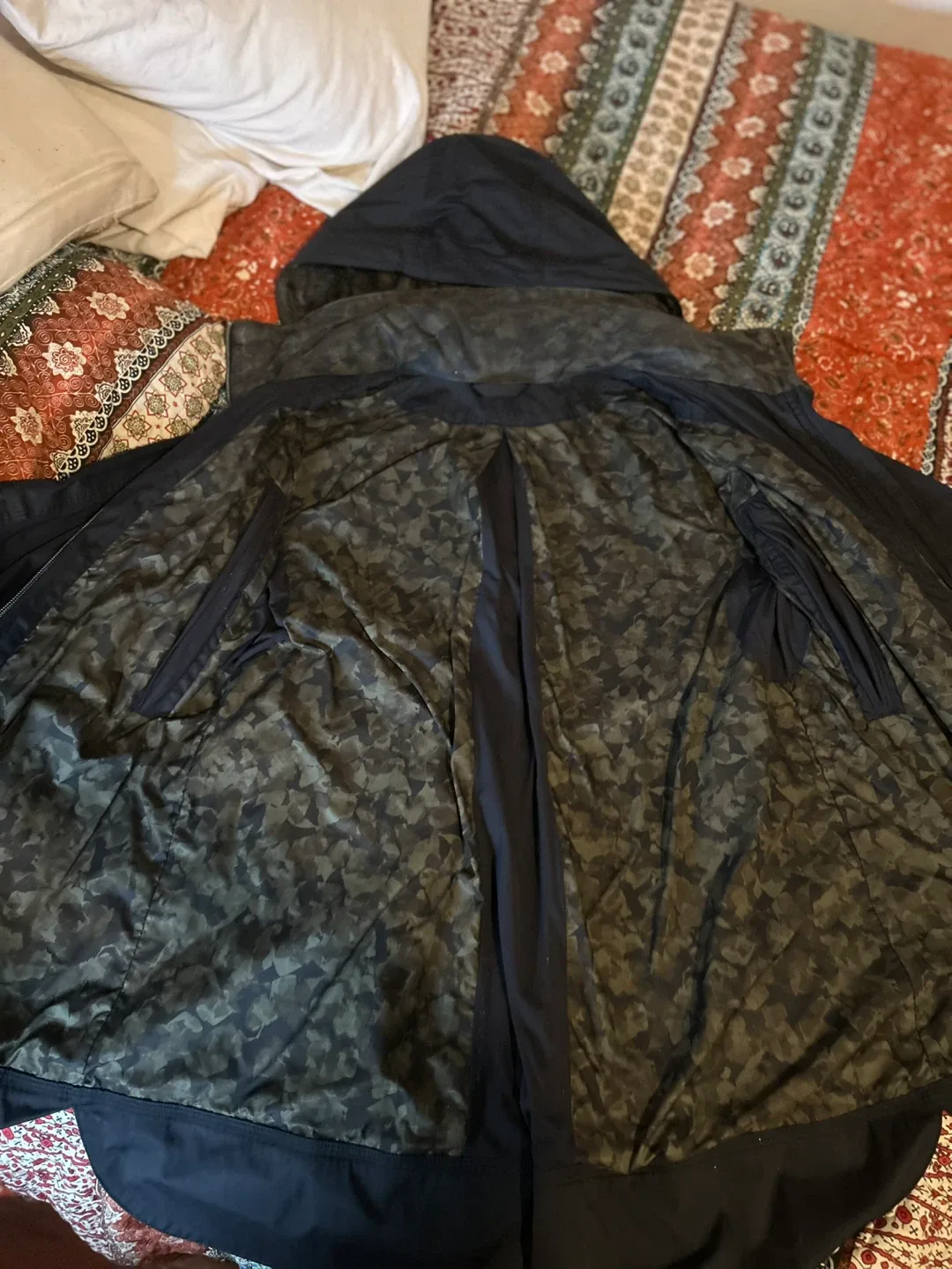 Lululemon Black Hooded Jacket image indicator(2)