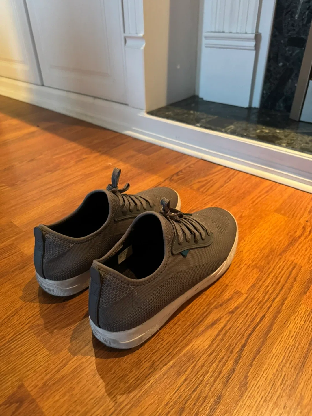 Vessi Weekend Sneakers - Size 11 - Grey image indicator(3)