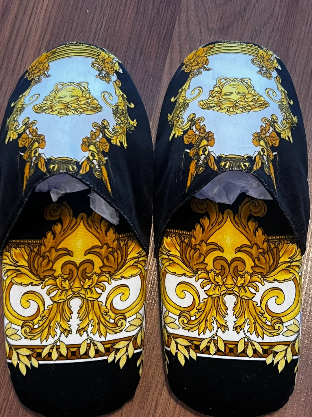 Authentic BNWT Versace I Heart Baroque Slippers image indicator(3)