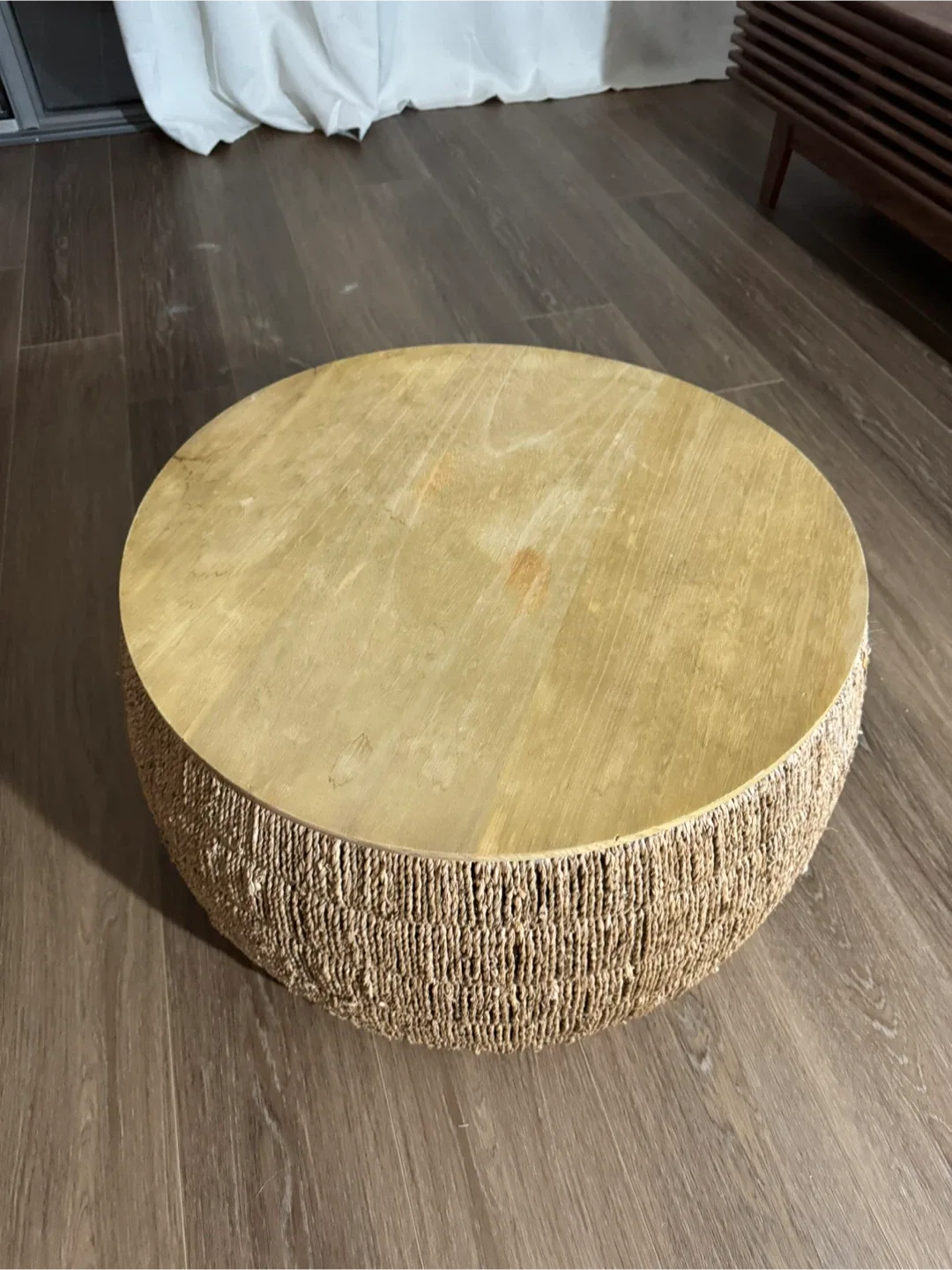 Round Woven Coffee Table (great storage space) image indicator(2)