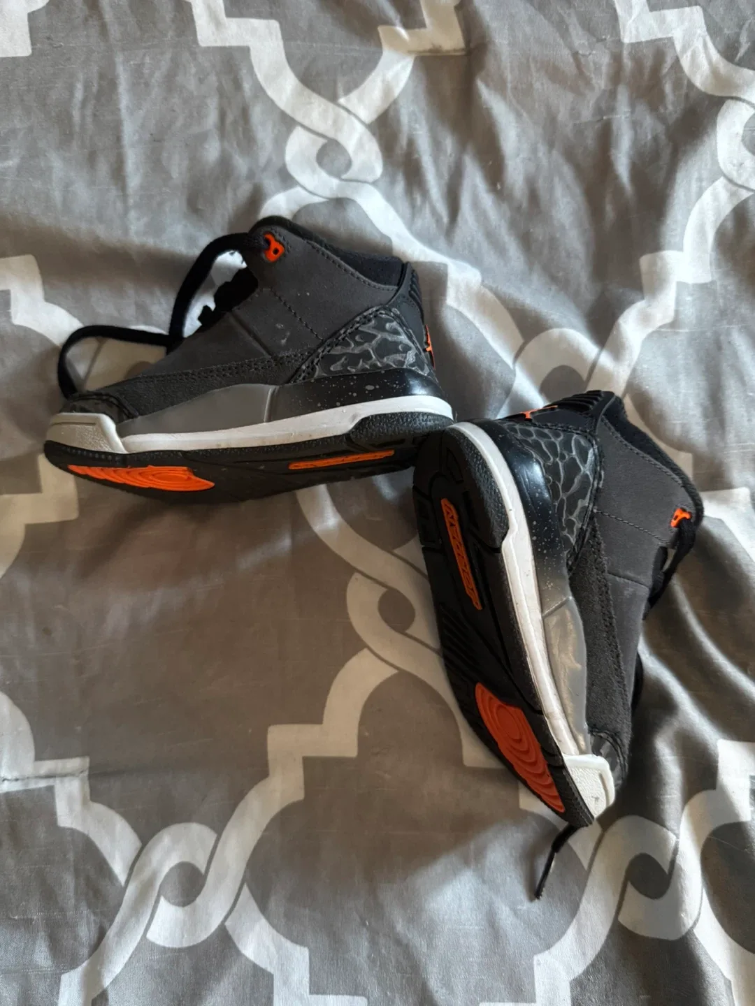 Jordan 3 Retro Black Size 6C image indicator(3)