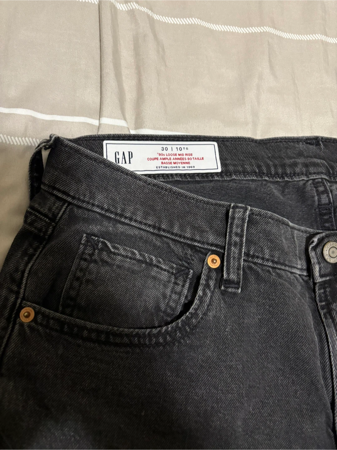 GAP '90s Loose Mid Rise Jeans - Size 30