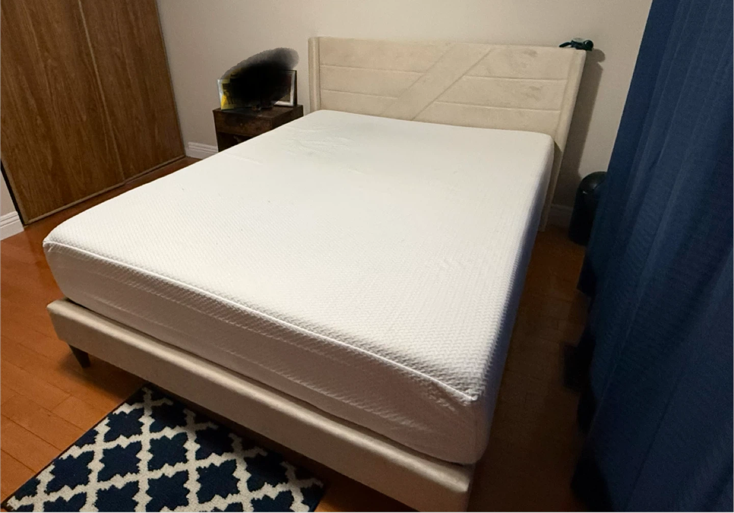 Queen Size Bed Frame - photo 5