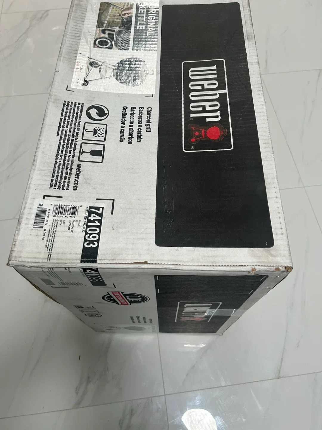 Weber Original Kettle Charcoal Grill - Black 22 inch image indicator(2)