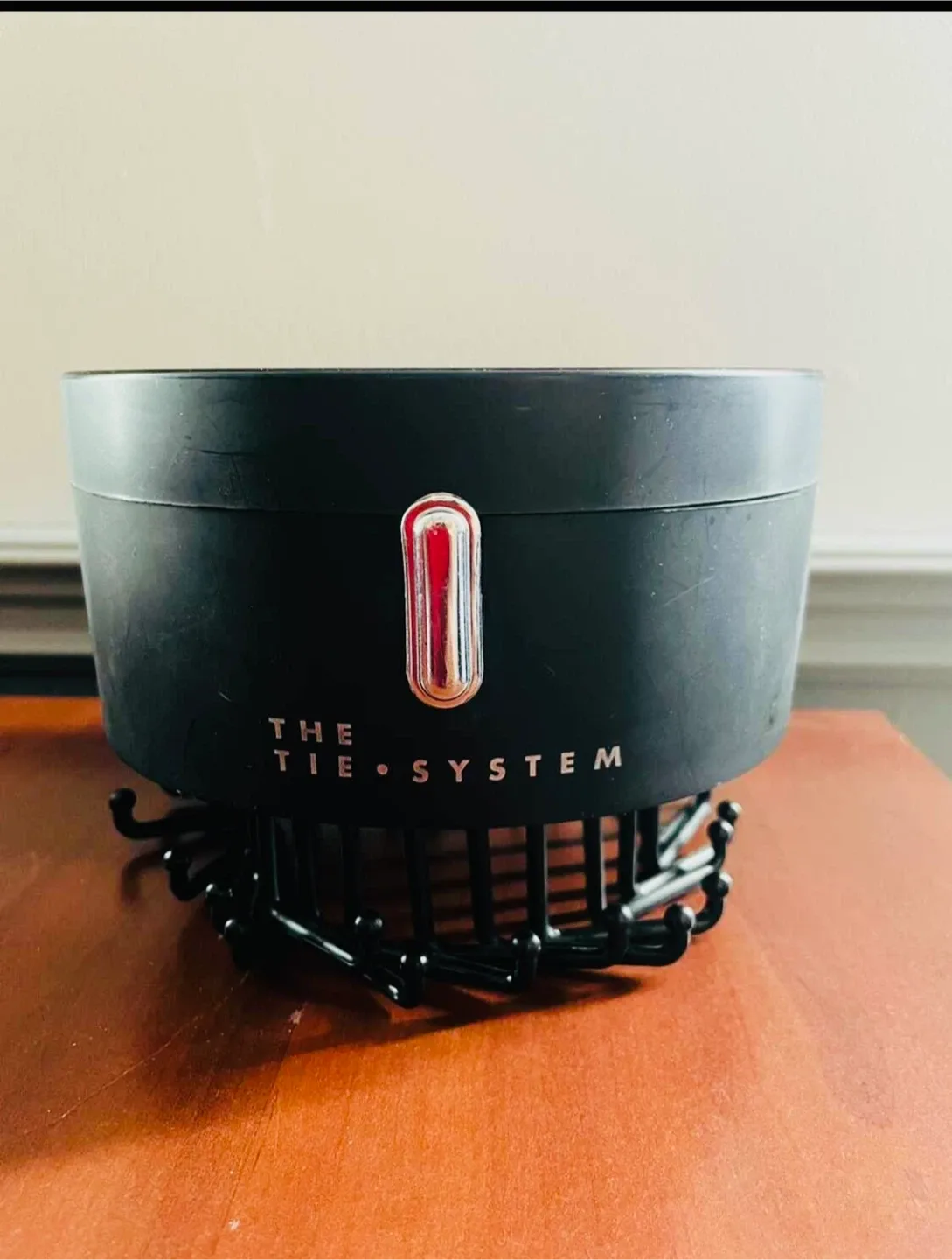 Men’s Motorized Rotating Tie & belts hooks system image indicator(2)