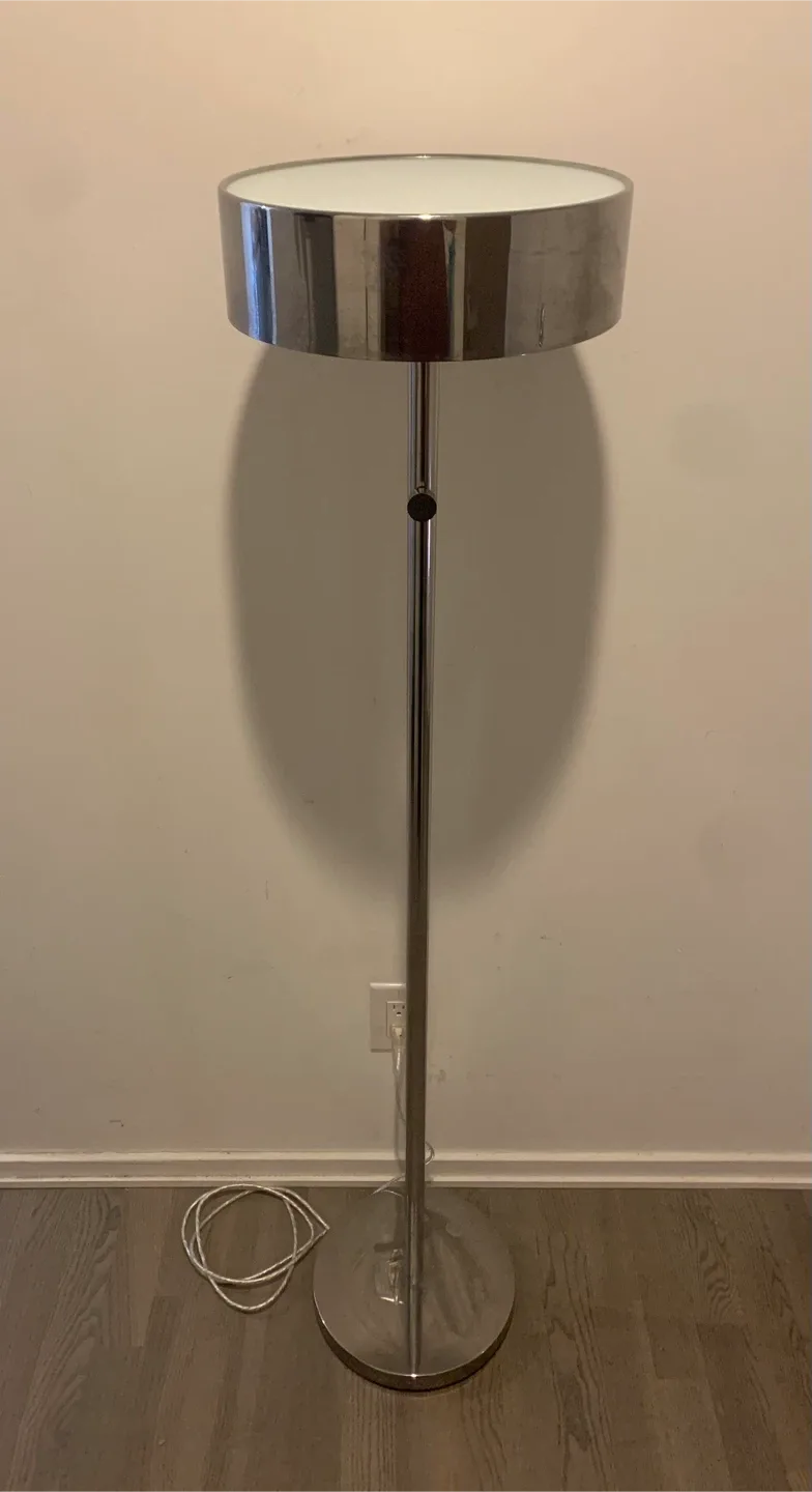 Chrome Floor Lamp with dimmer. image indicator(2)