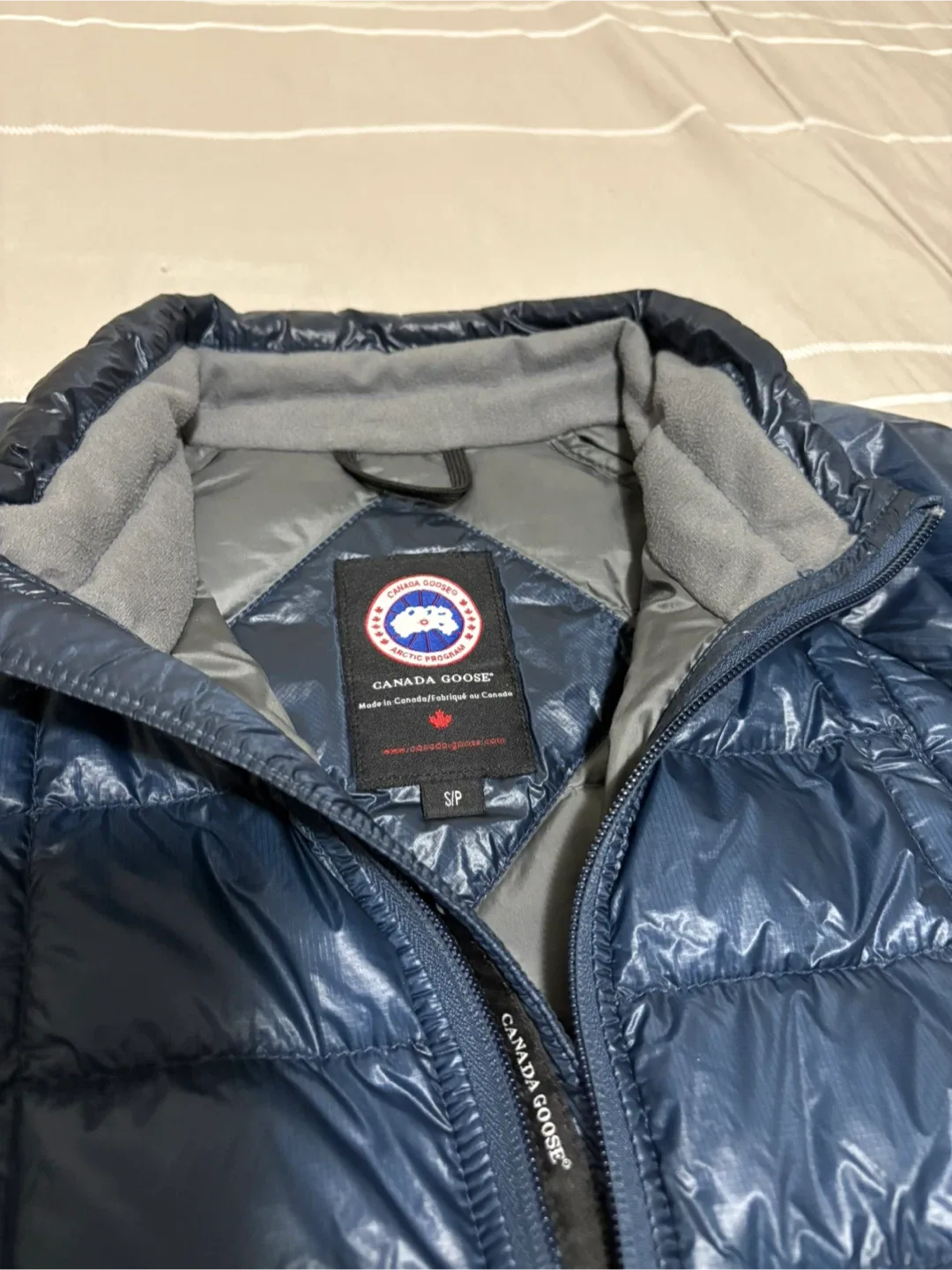 Canada Goose Jacket image indicator(4)