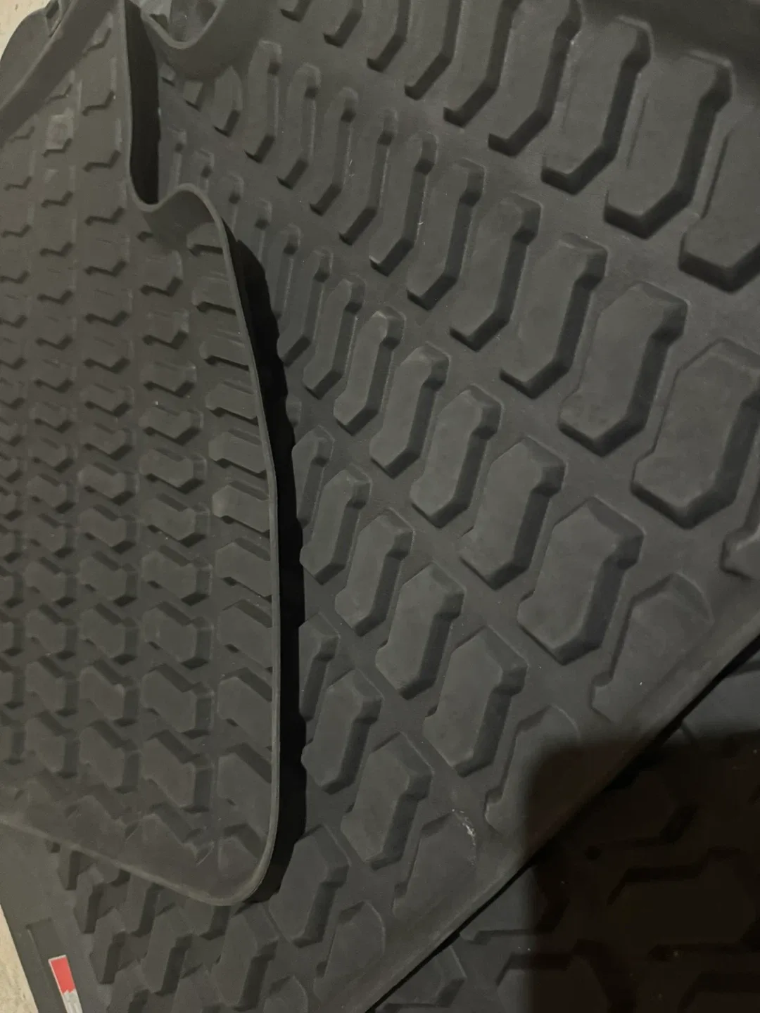 Audi SQ7 Black Rubber Floor Mats - Like New! image indicator(3)