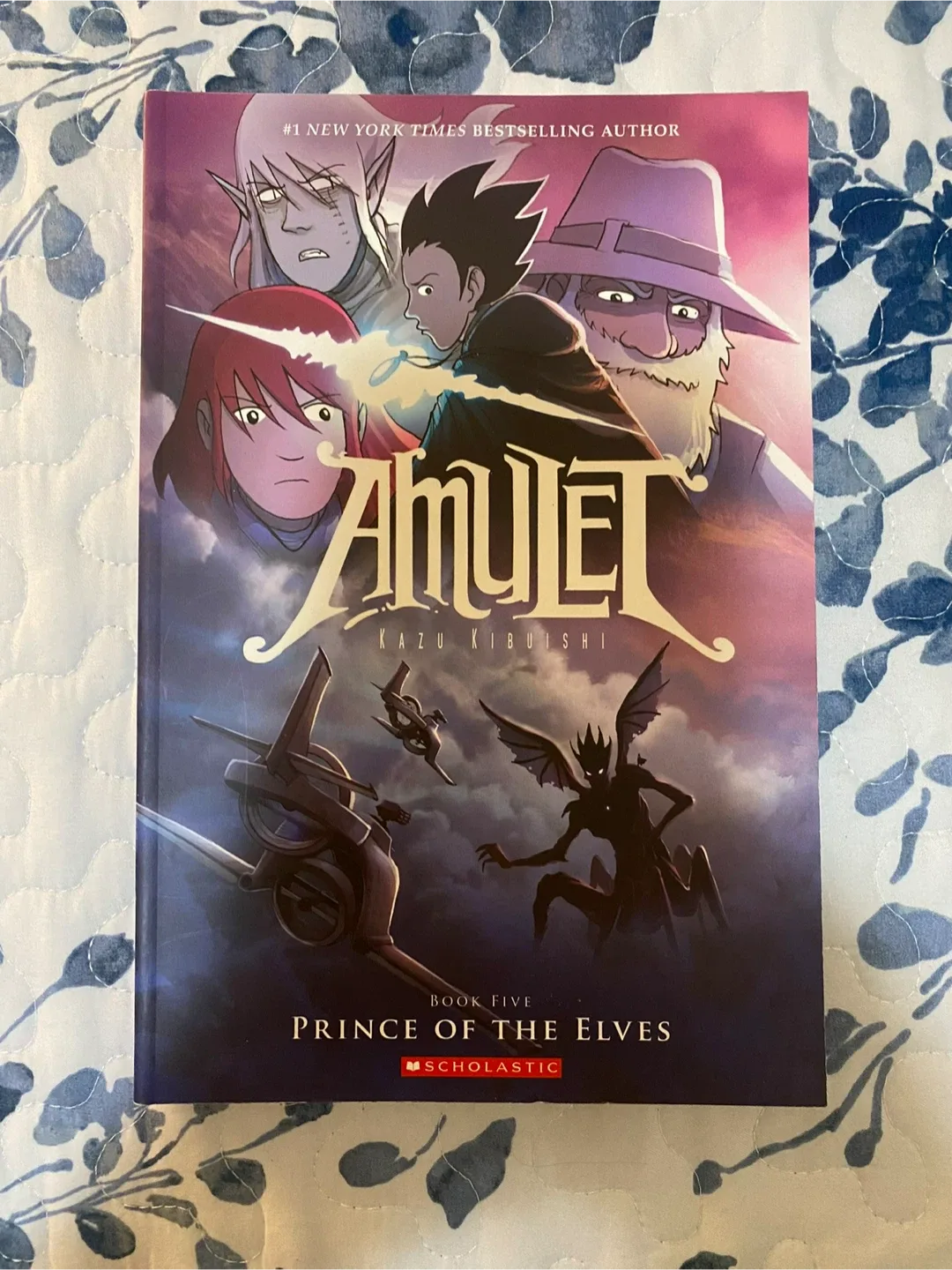 Amulet Book Series by Kazu Kibuishi image indicator(6)