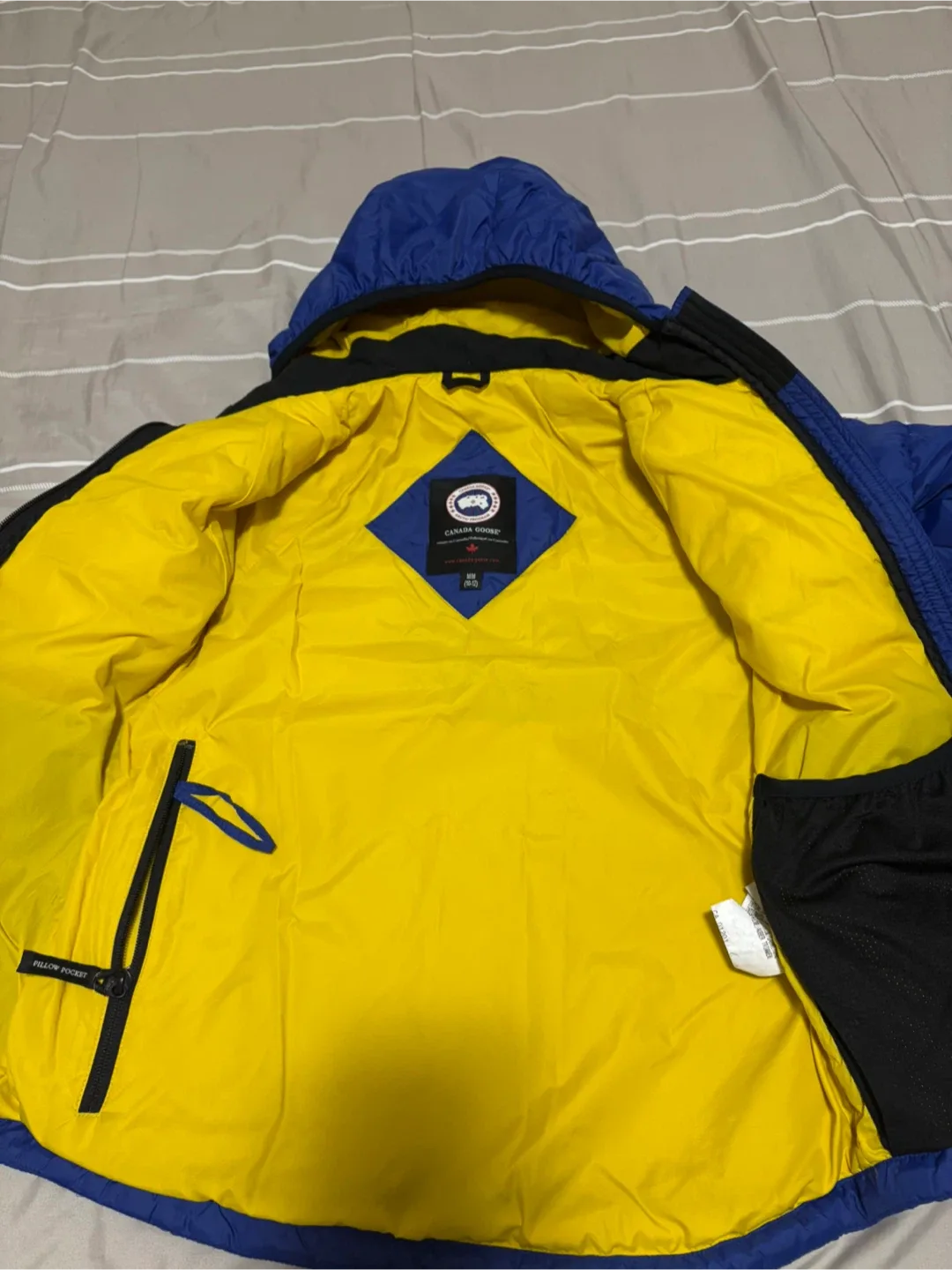Canada Goose Kids Jacket M/M (10-12) Blue/Yellow image indicator(3)