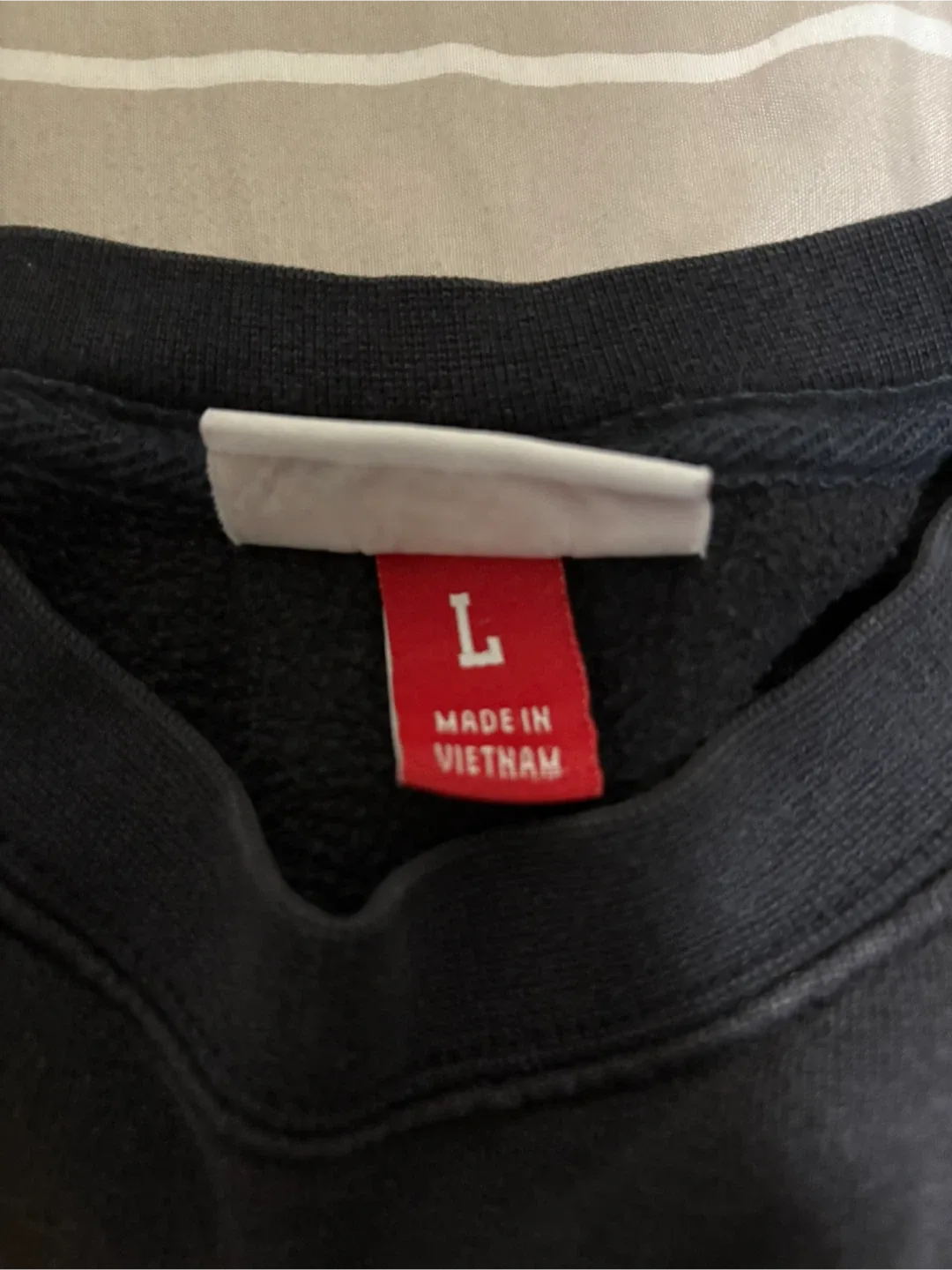 Mitchell & Ness Chicago Bulls Sweatshirt - Size L image indicator(3)