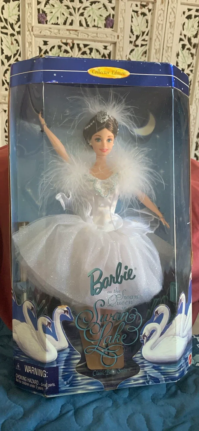 Barbie as the Swan Queen in Swan Lake - Collector's Edition thumbnail