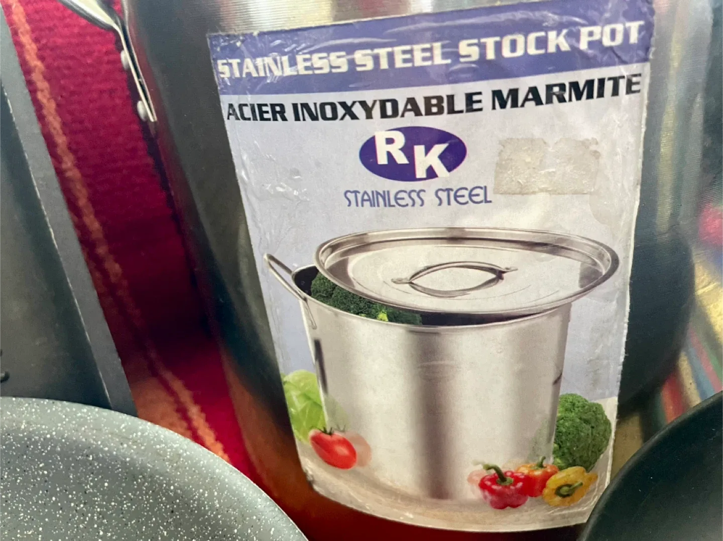 Kitchen bundle pots and pans etc…. image indicator(9)