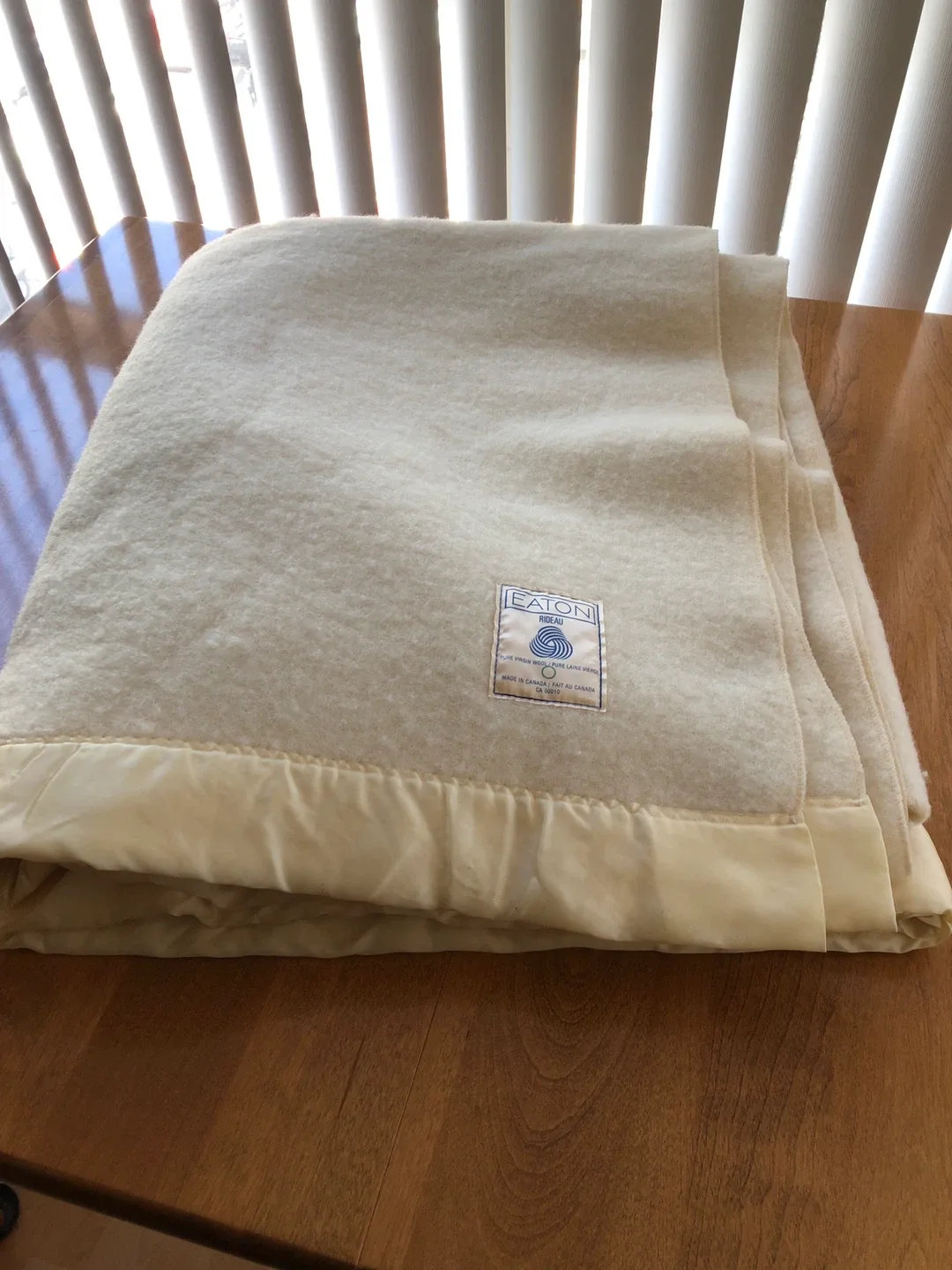Eaton Rideau Pure Virgin Wool Blanket thumbnail