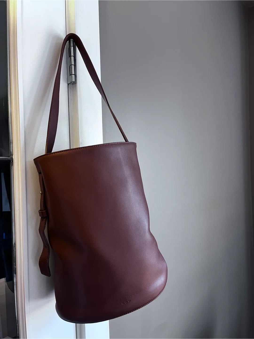 cow leather bucket bag image indicator(3)
