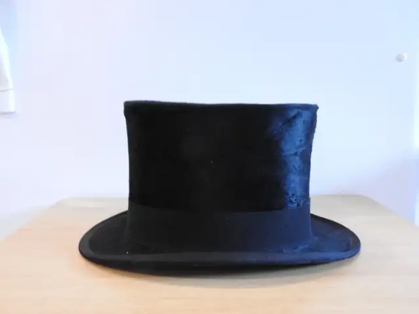 Scott & Co. Top Hat - Holt Renfrew image indicator(2)