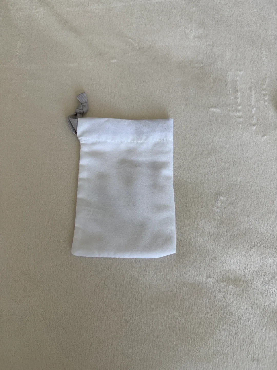 Jimmy Choo Dust Bag - White image indicator(5)