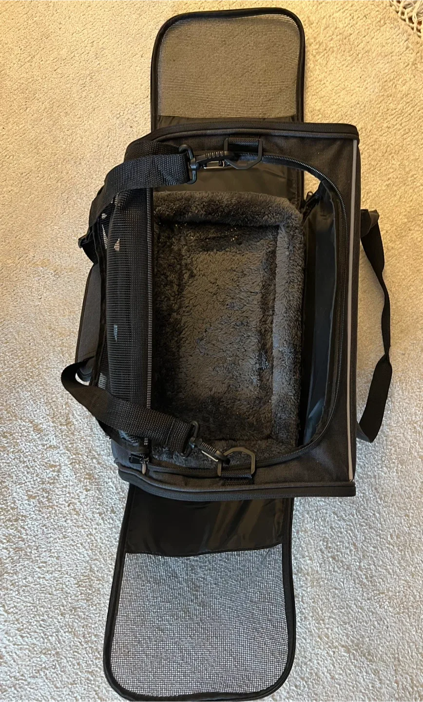 Cat Dog Pet Carrier like new image indicator(2)