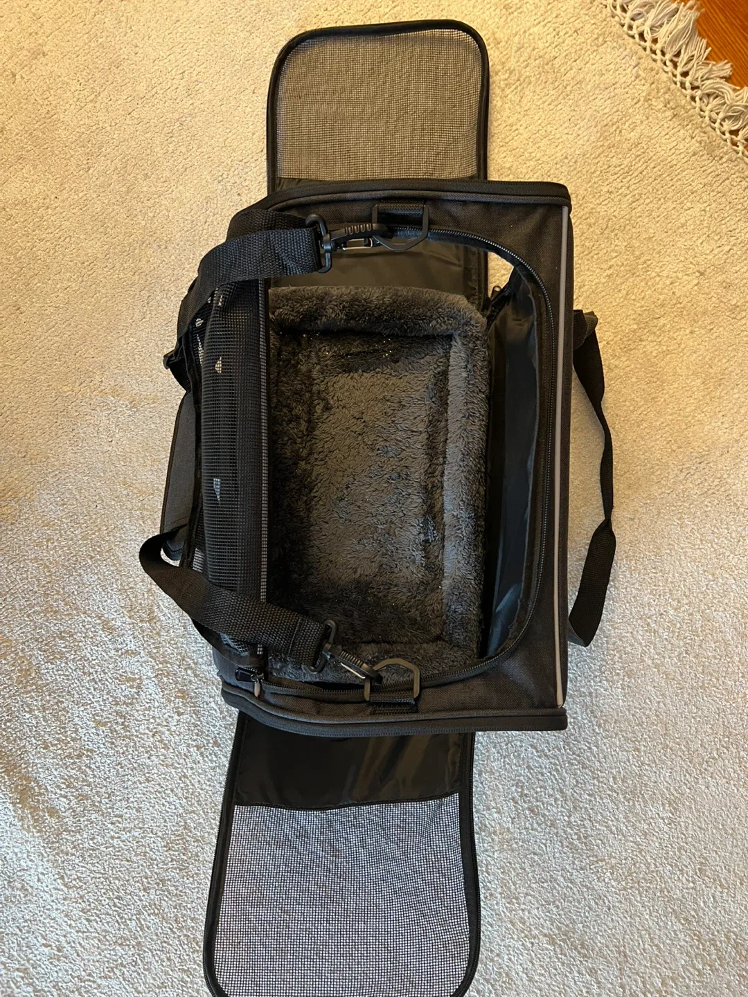Cat Dog Pet Carrier like new image indicator(3)