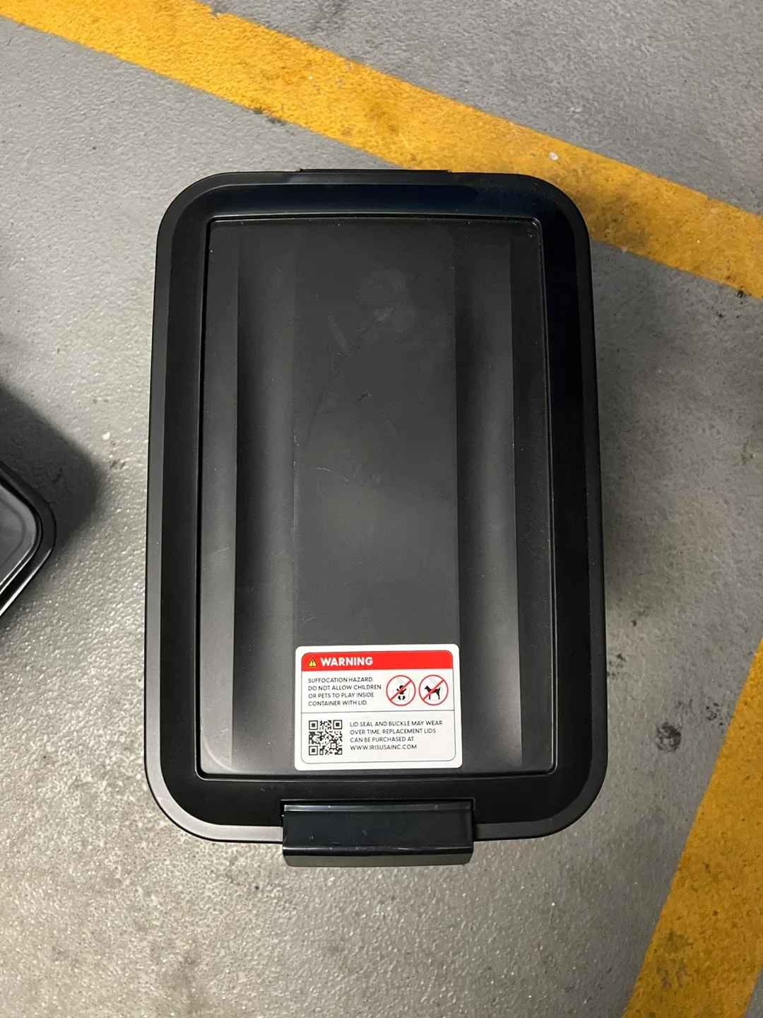 IRIS USA WeatherPro Dog Food Container - Black image indicator(2)