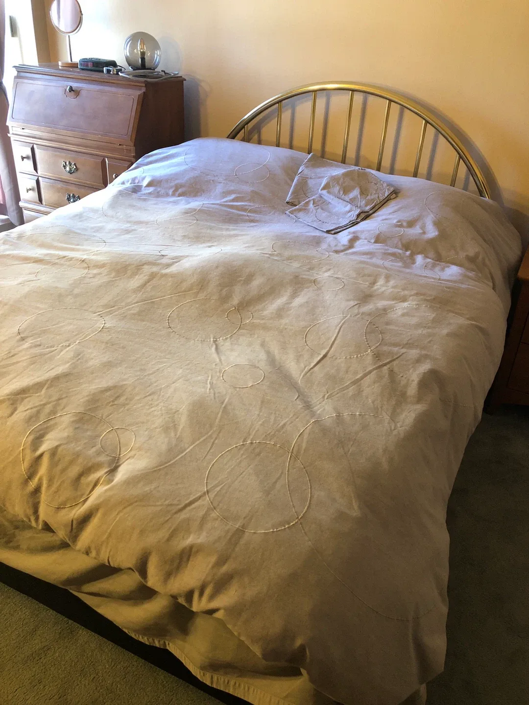 Brass Headboard/Mattress/Frame/ Box Soring - Queen Size image indicator(3)