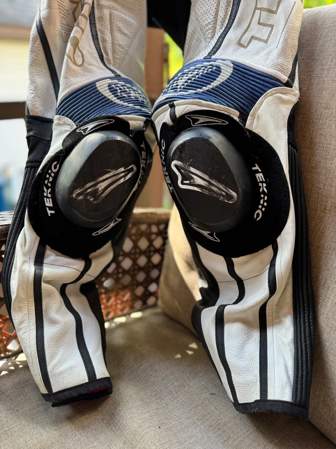 Teknic Racing Leather Motorcycle Suit size 44 image indicator(3)