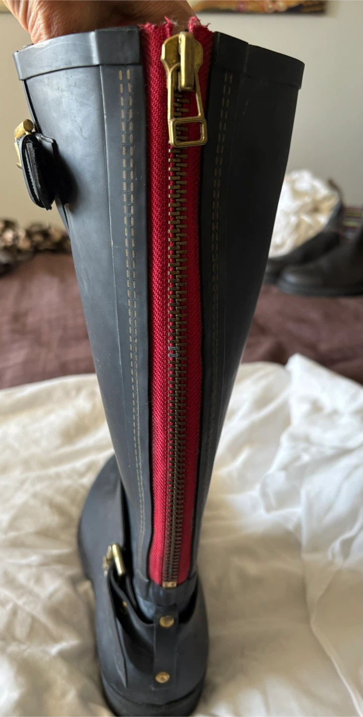Black Rain Boots with Red Zipper - photo 2