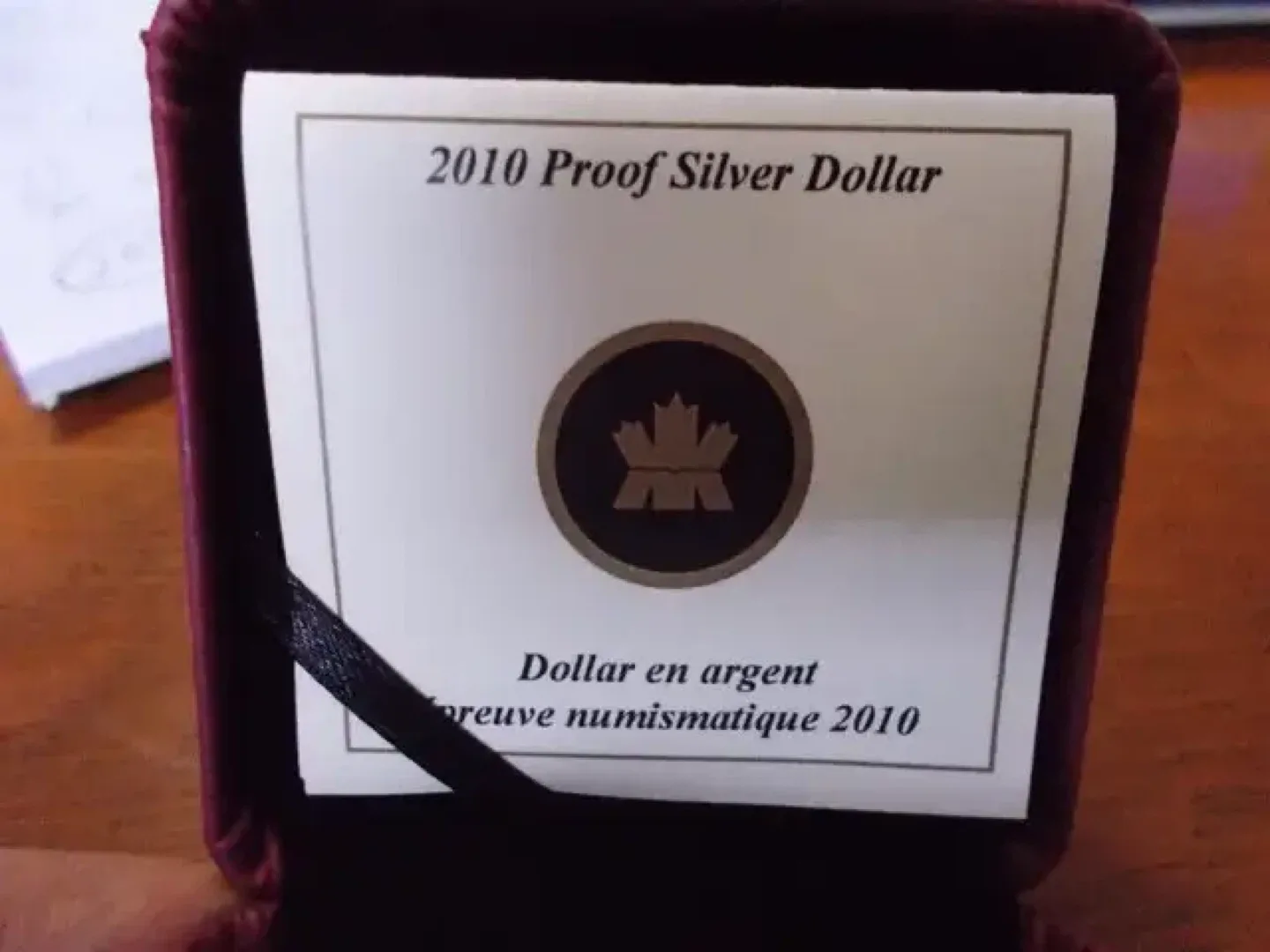 Royal Canadian Mint 2010 Proof Silver Dollar image indicator(3)