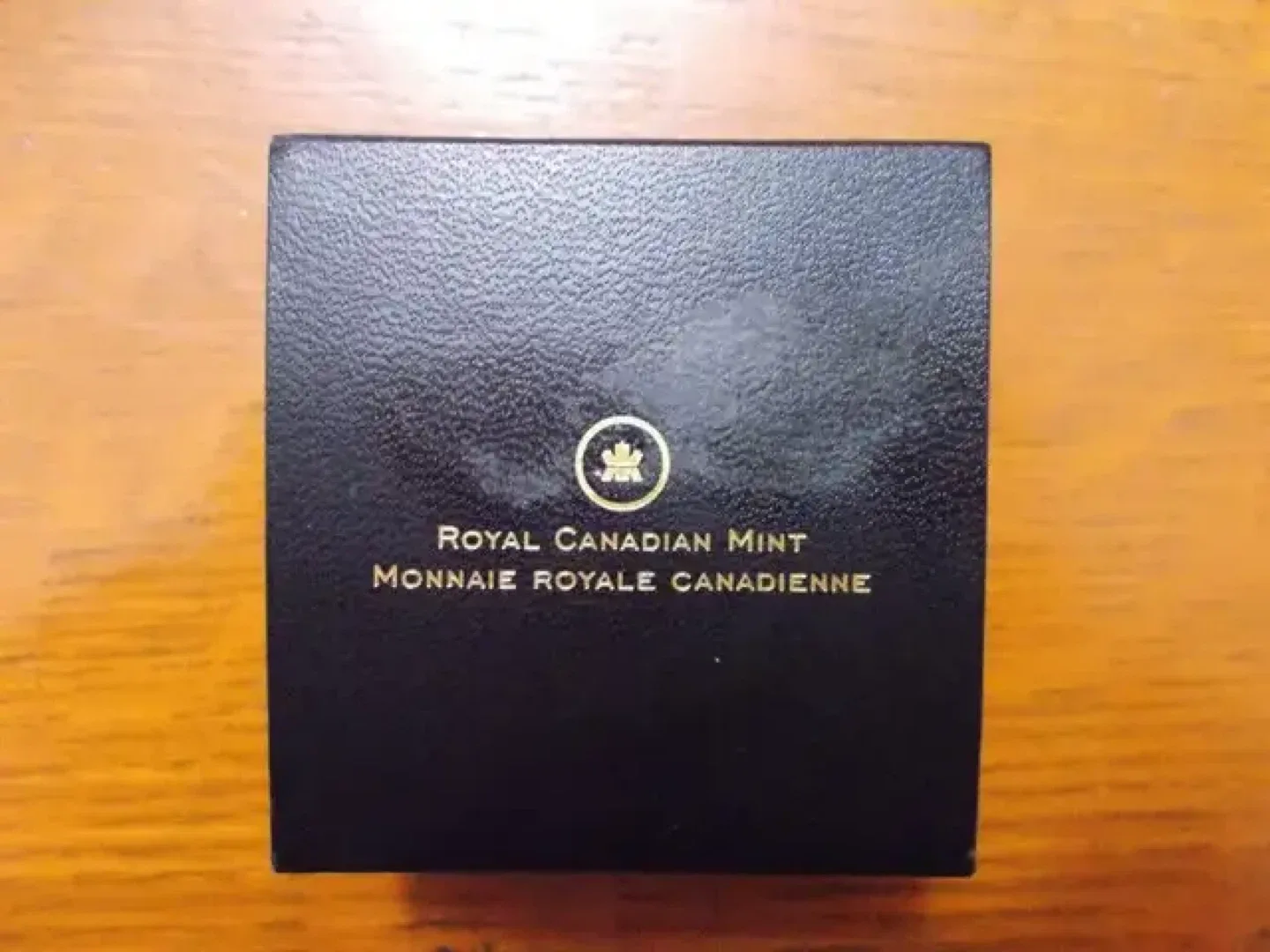 Royal Canadian Mint 2010 Proof Silver Dollar image indicator(2)