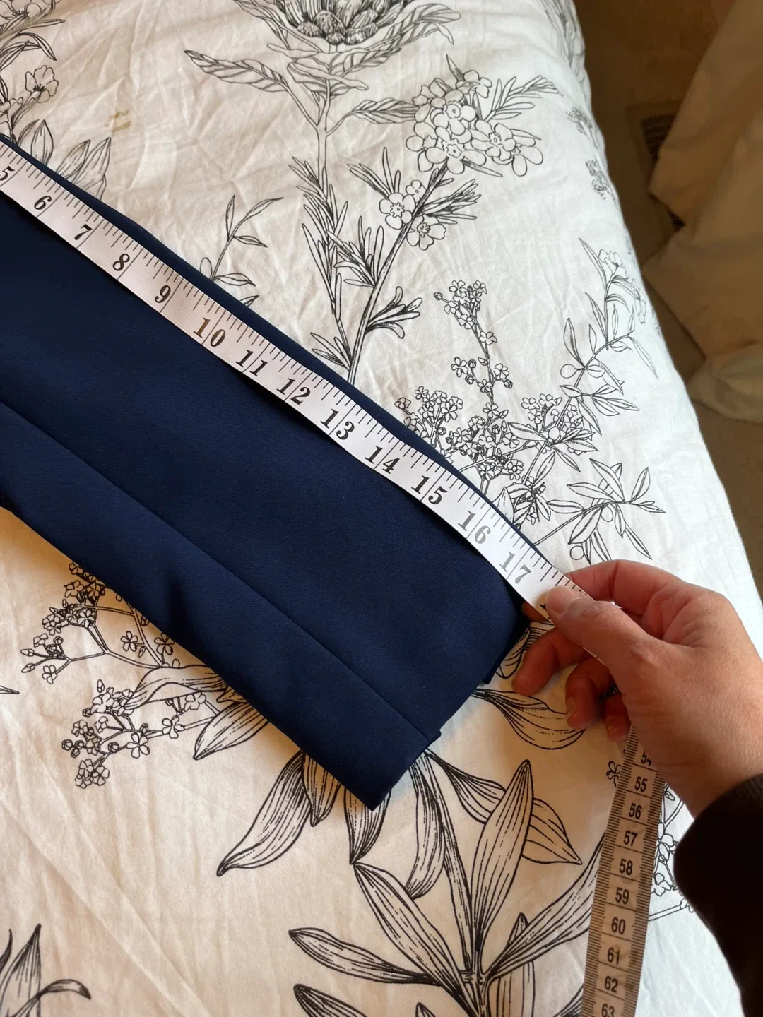 Willow & Thread Navy Blazer - Size 6 image indicator(7)