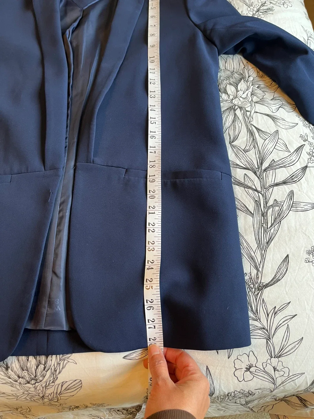 Willow & Thread Navy Blazer - Size 6 image indicator(8)