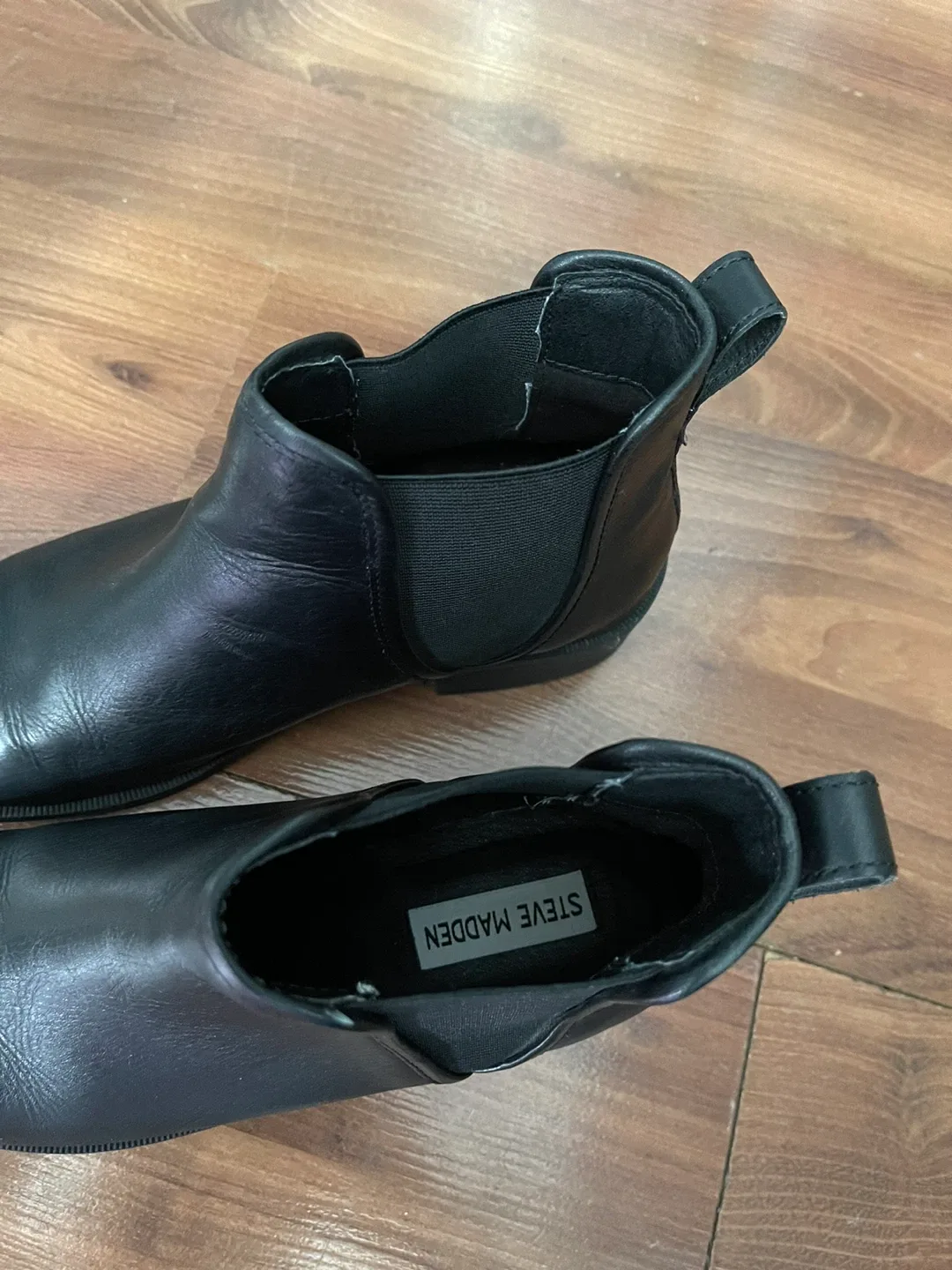 Steve Madden Black Leather Ankle Boots Size 8.5 image indicator(2)