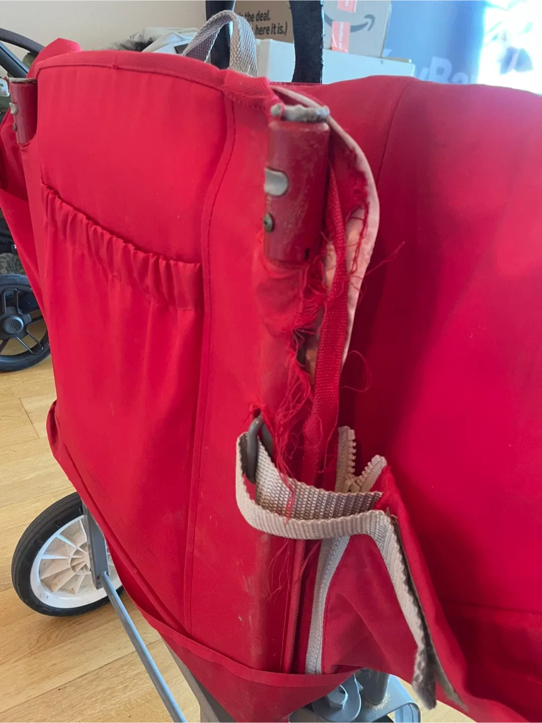 Radio Flyer Red Foldable Wagon image indicator(6)