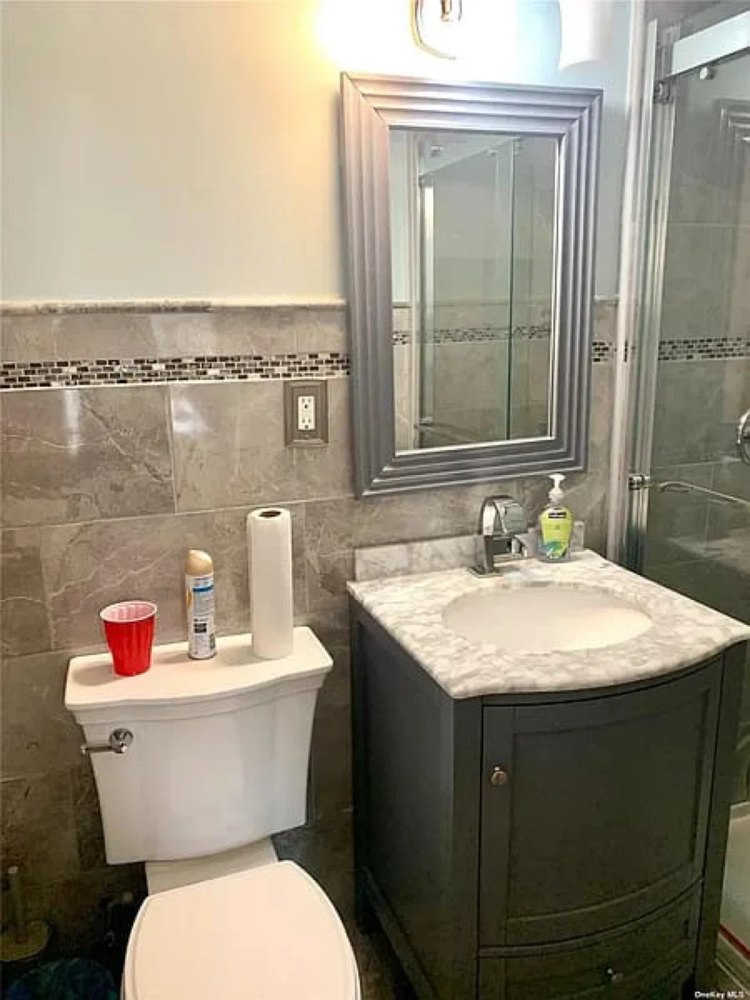 Home for rent real state agent image indicator(4)