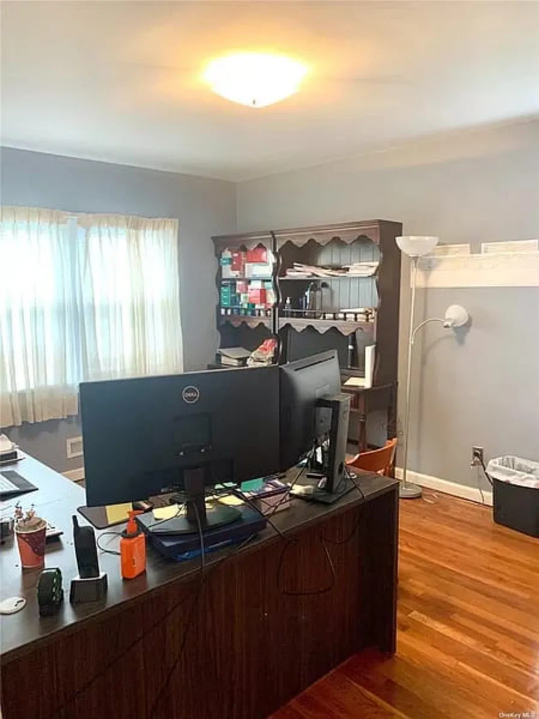 Home for rent real state agent image indicator(5)