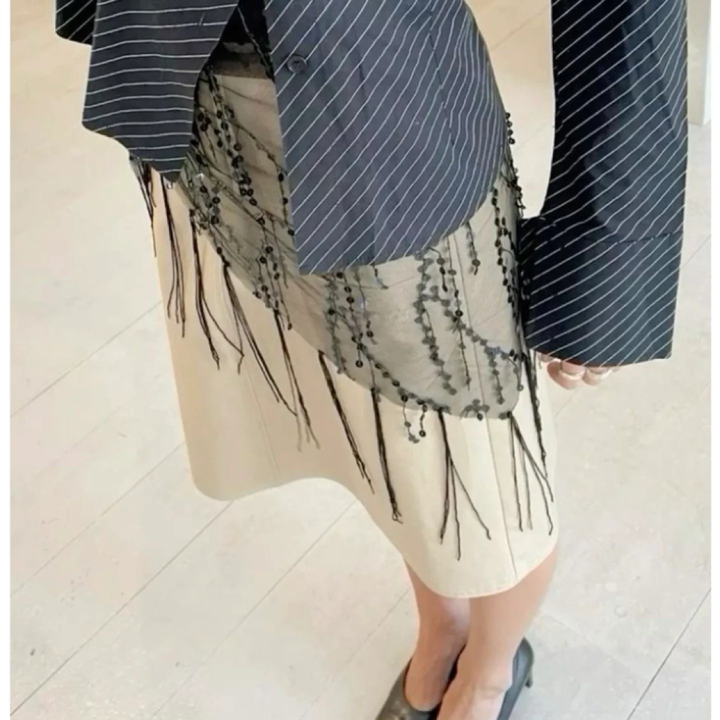 Vintage Triangle Lace Fringe Shawl / Scarf image indicator(10)