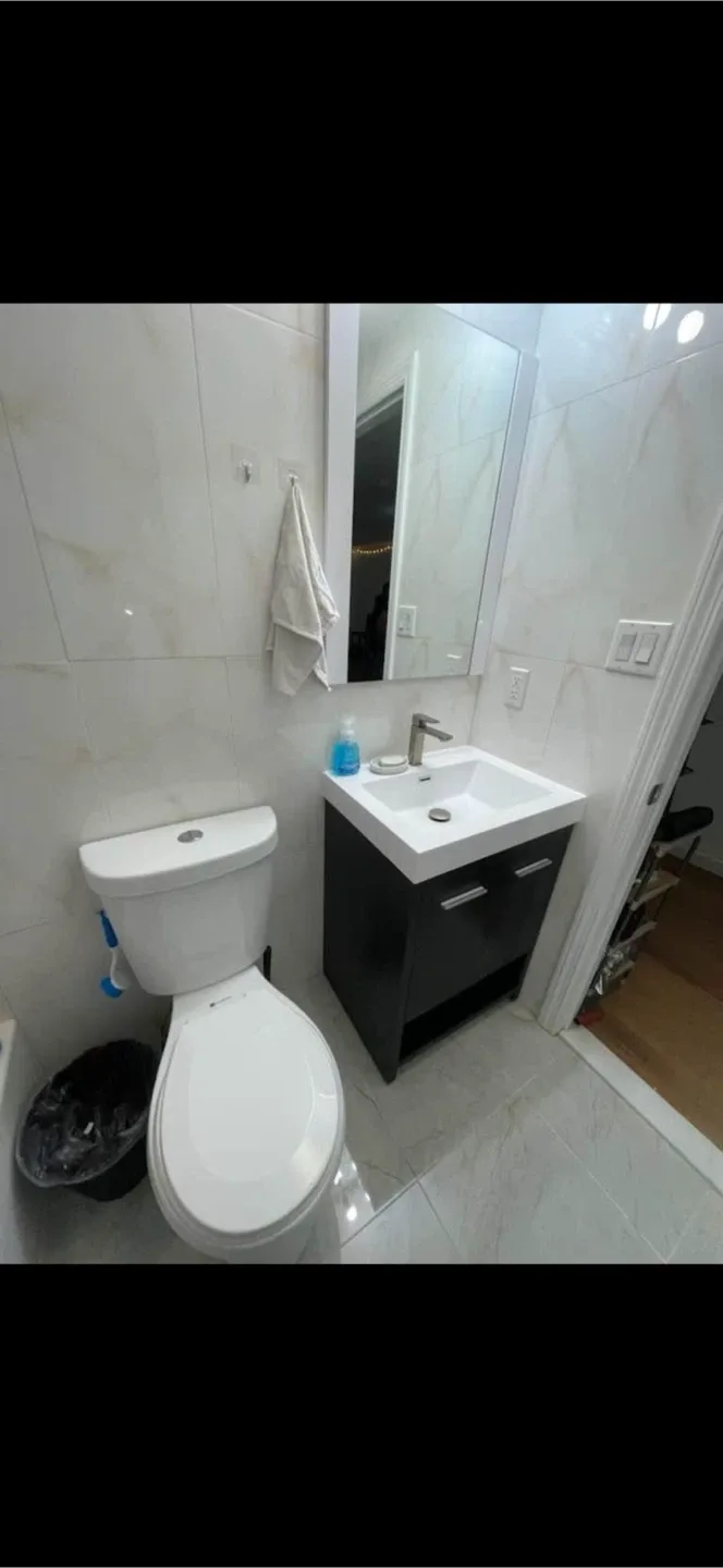 Cuarto en renta  con baño image indicator(5)