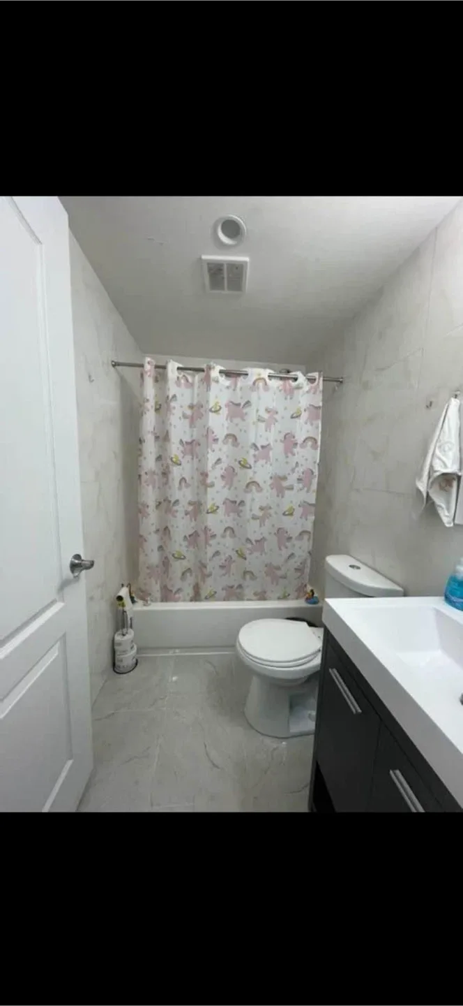 Cuarto en renta  con baño image indicator(3)