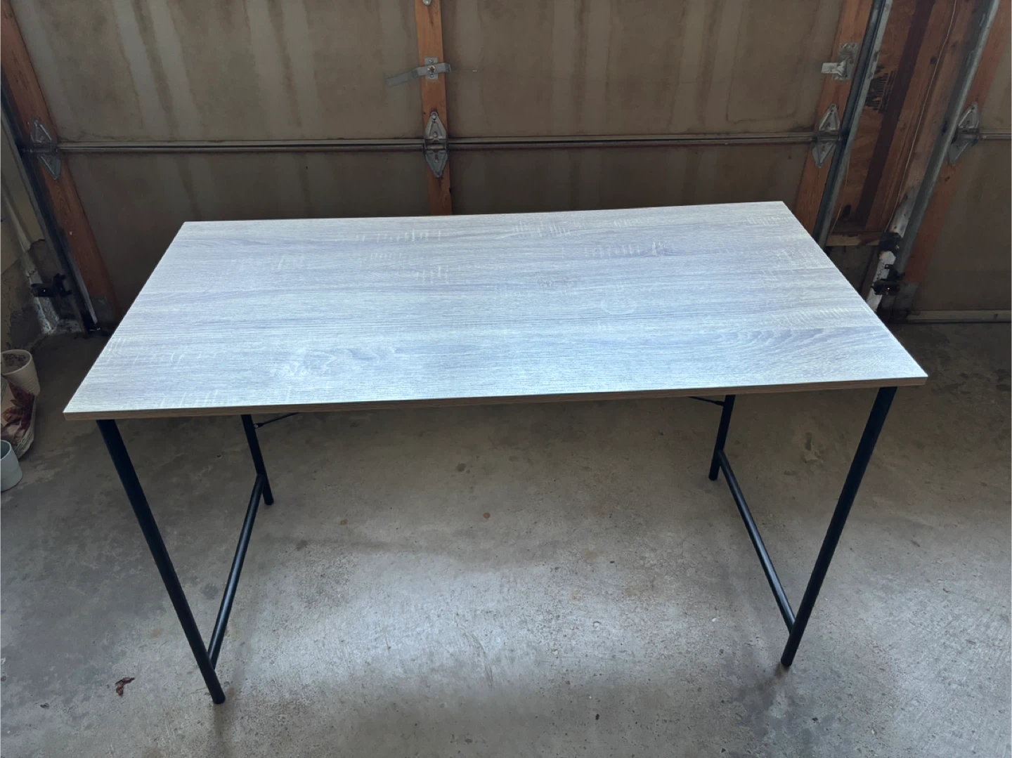 Simple Desk with Black Legs