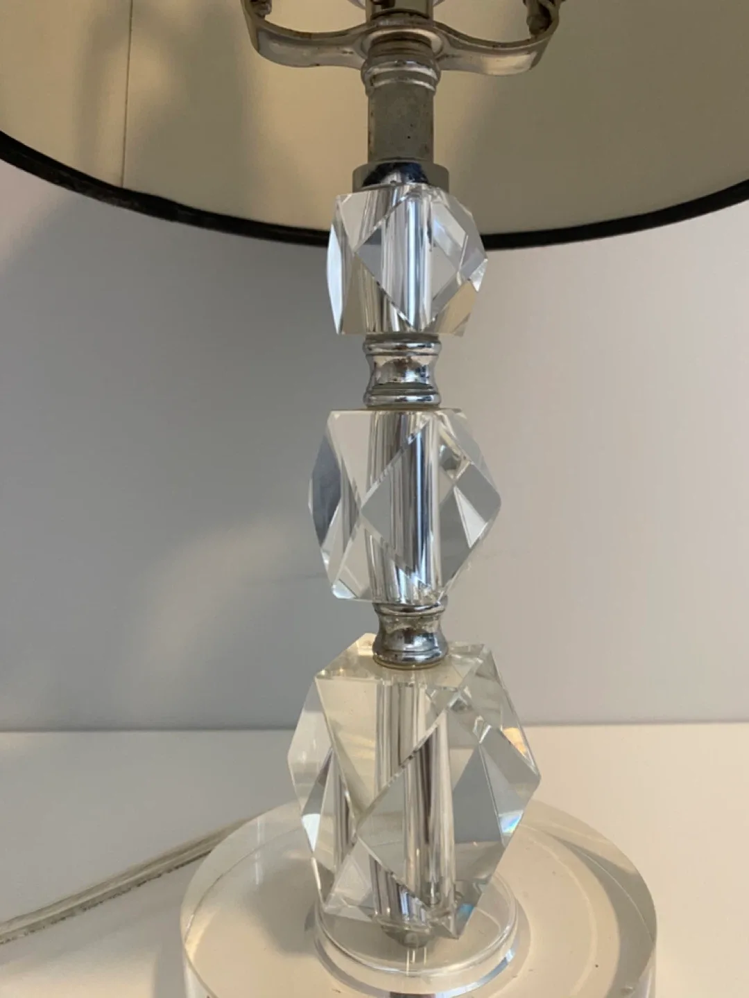 Crystal Table Lamp with Black Shade image indicator(3)