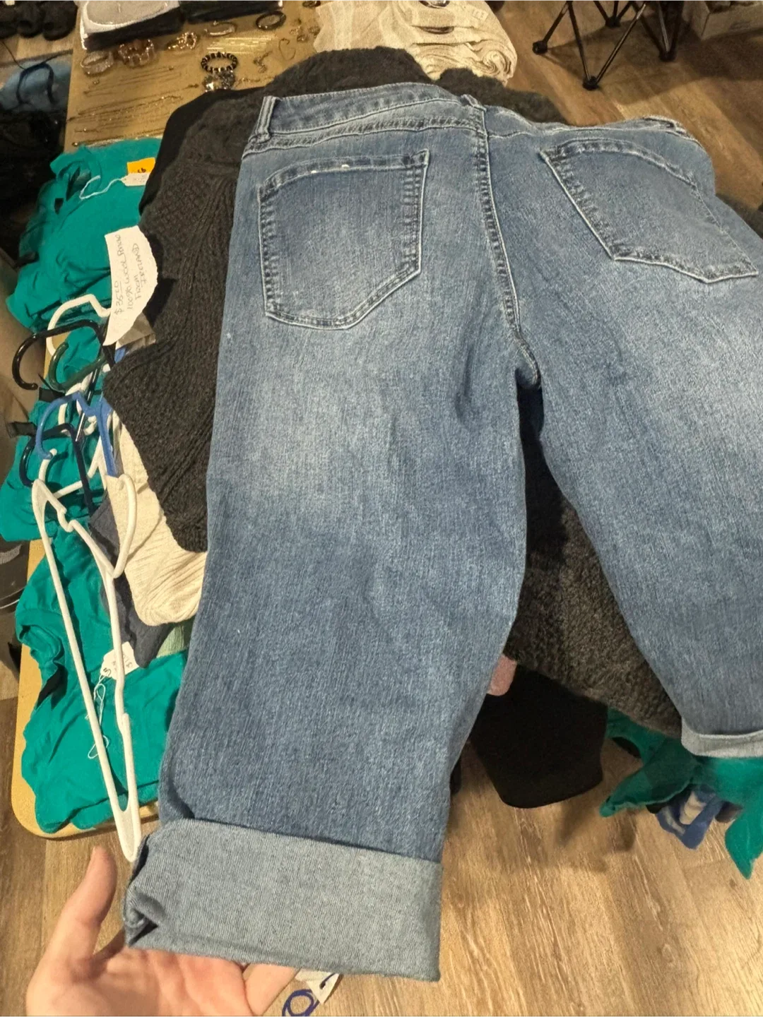 d. jeans Size 8 Cropped Jeans thumbnail