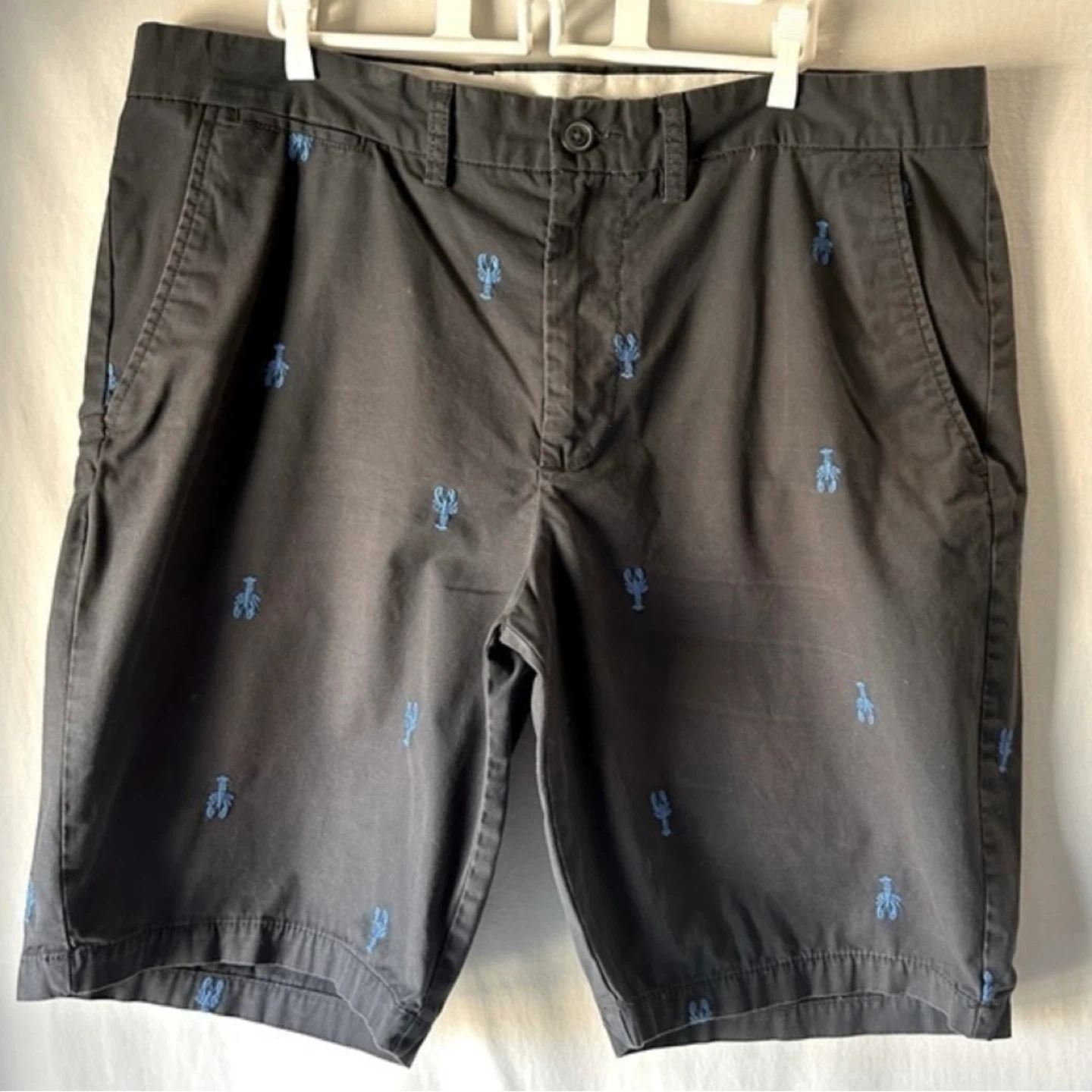 Old Navy Flat Front Lobster Embroidered Twill Shorts Size 38