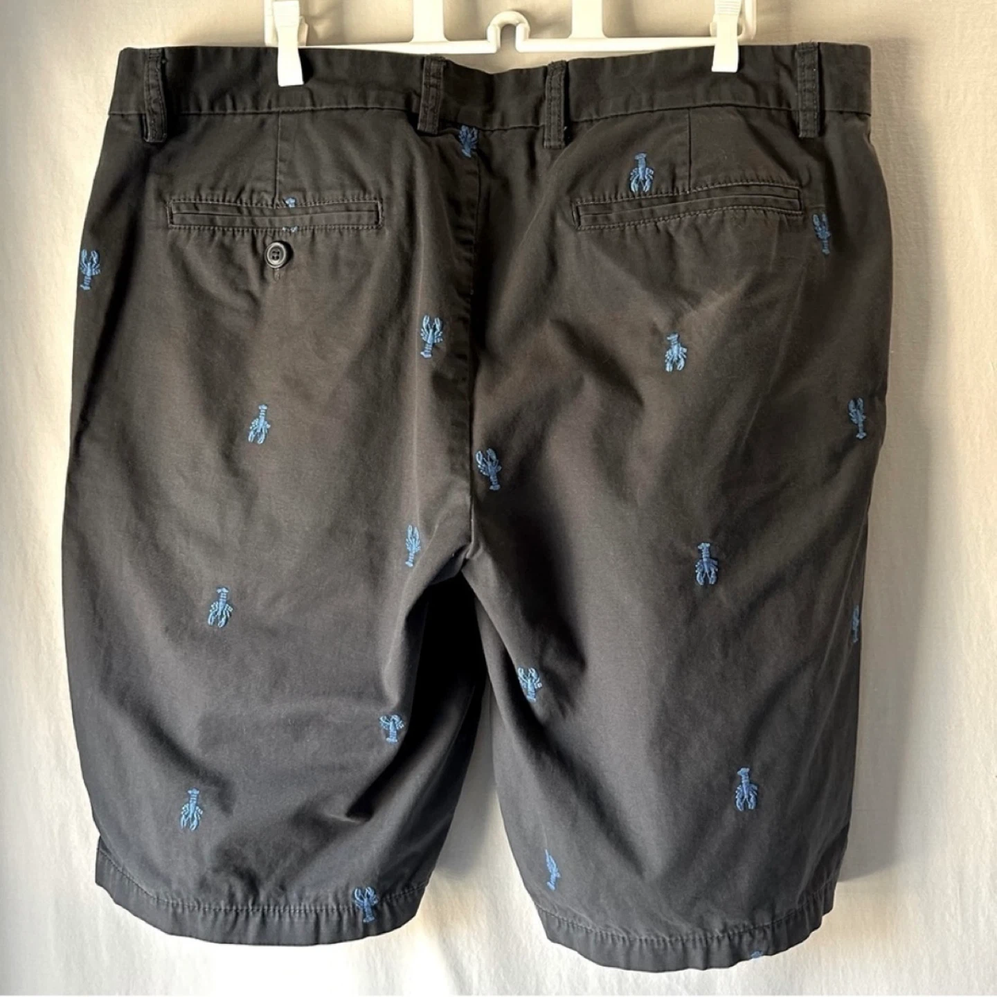 Old Navy Flat Front Lobster Embroidered Twill Shorts Size 38 - photo 3