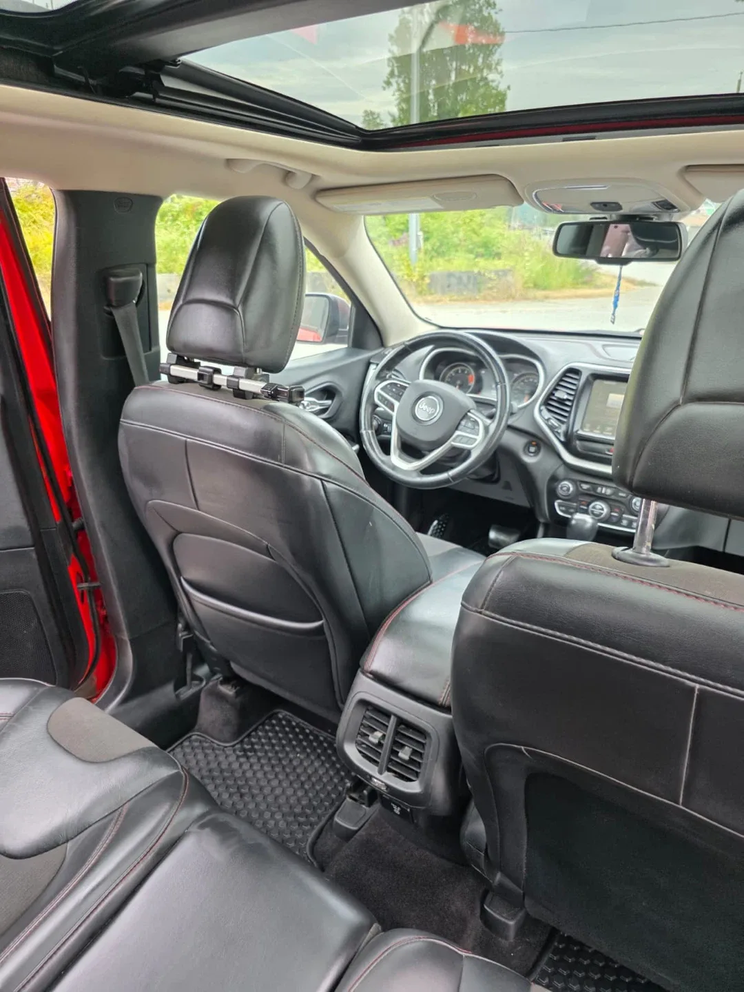 2017 Jeep Cherokee Trailhawk image indicator(8)